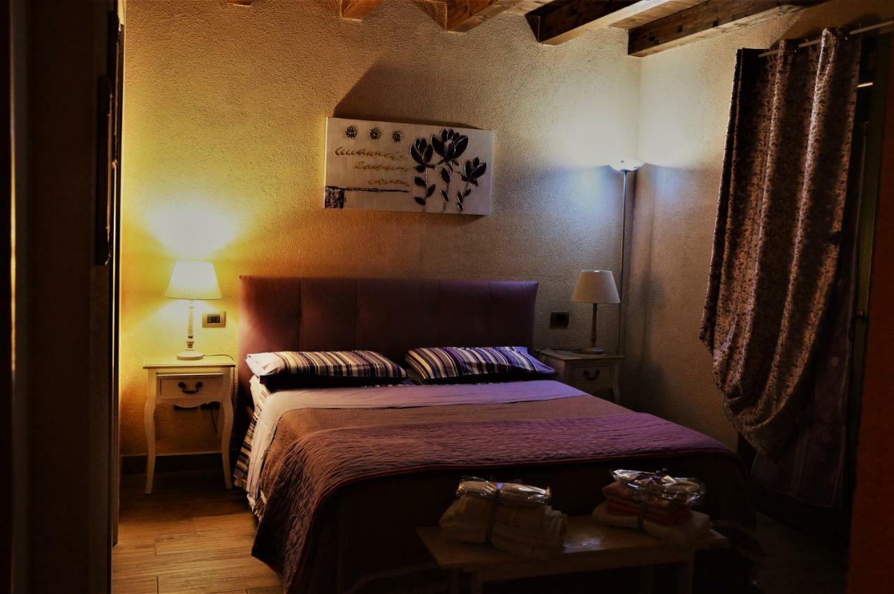 B&B La Piazzetta Кастільоне-дей-Пеполі Екстер'єр фото