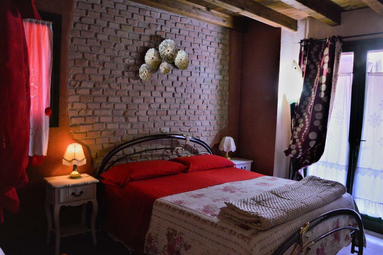 B&B La Piazzetta Кастільоне-дей-Пеполі Екстер'єр фото